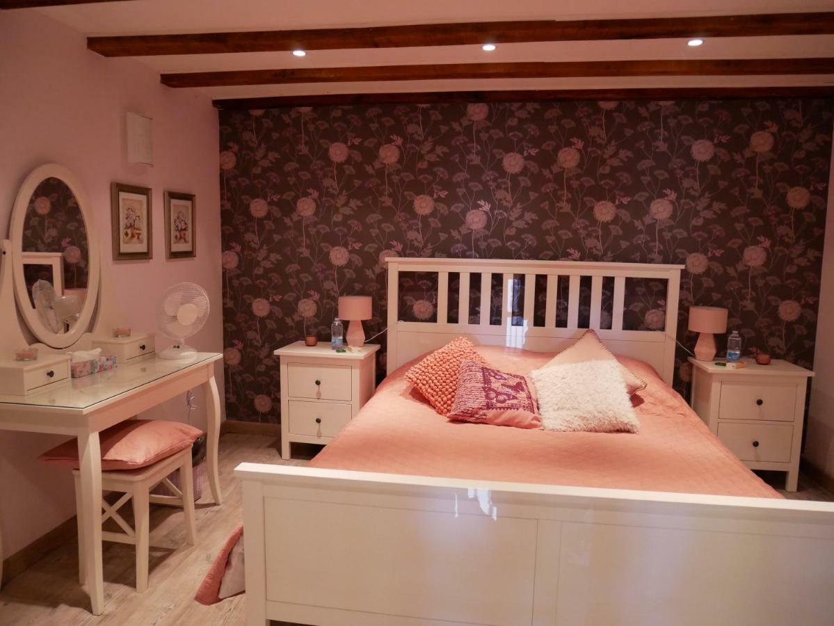 Вилла Chez Daisy Montbron Экстерьер фото
