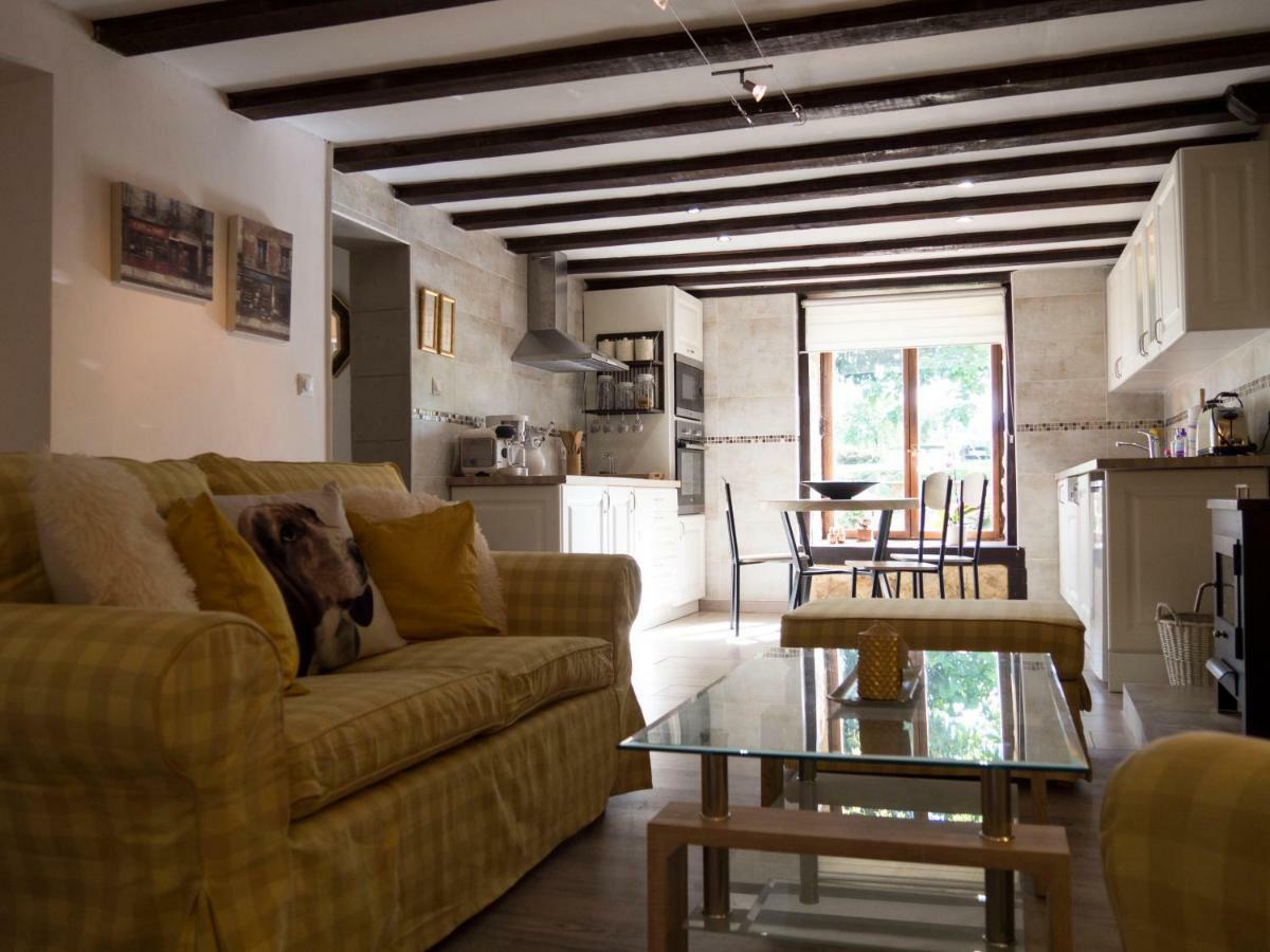 Вилла Chez Daisy Montbron Экстерьер фото